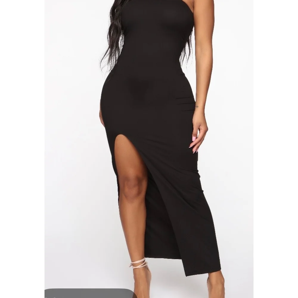 Fashion Nova black strapless dress - Picture 1 of 7